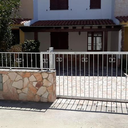 Casa Giovanna Porto Pino Bagian luar foto