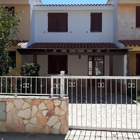 Casa Giovanna Porto Pino Bagian luar foto