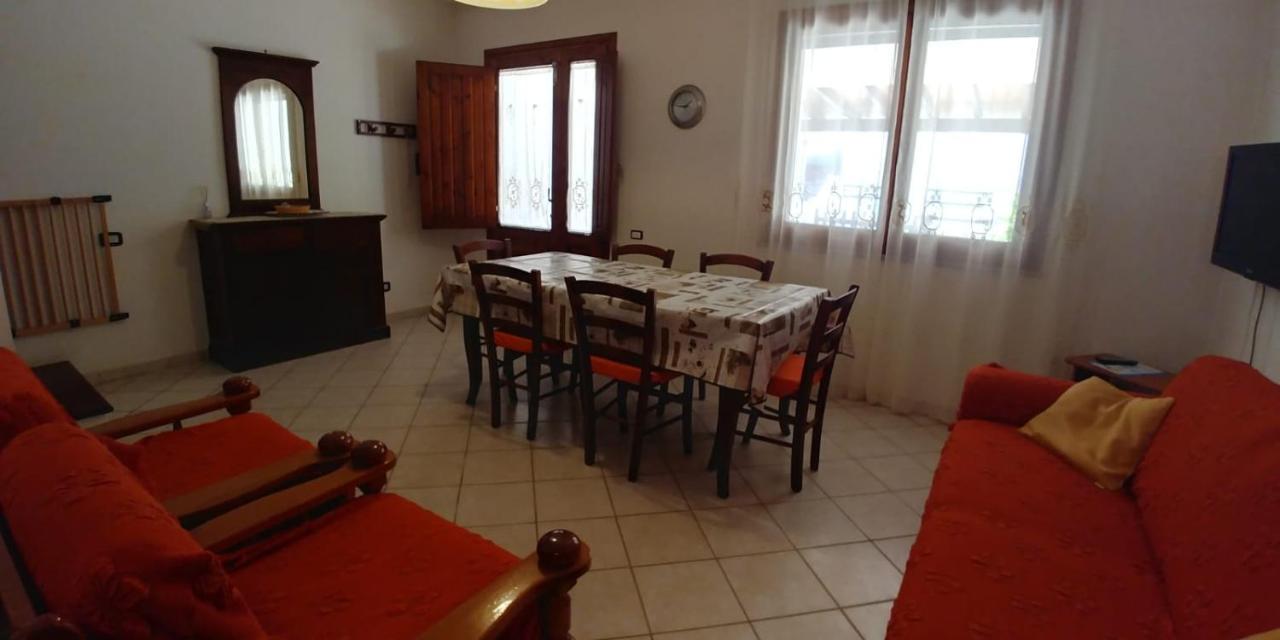 Casa Giovanna Porto Pino Bagian luar foto