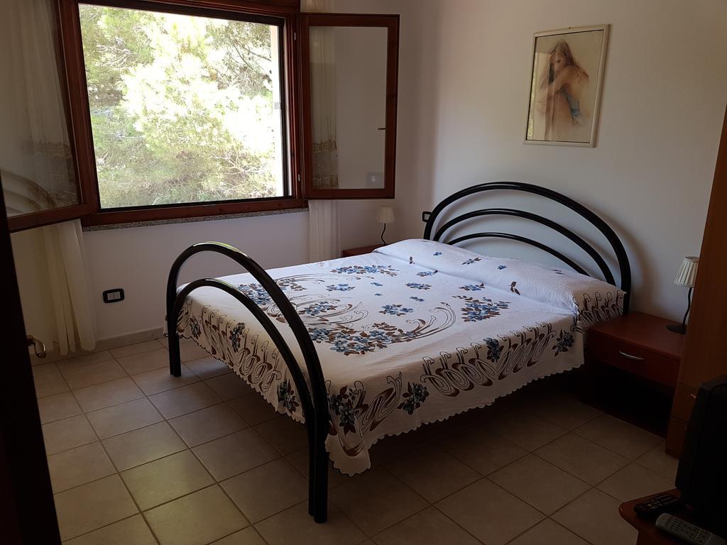 Casa Giovanna Porto Pino Bagian luar foto