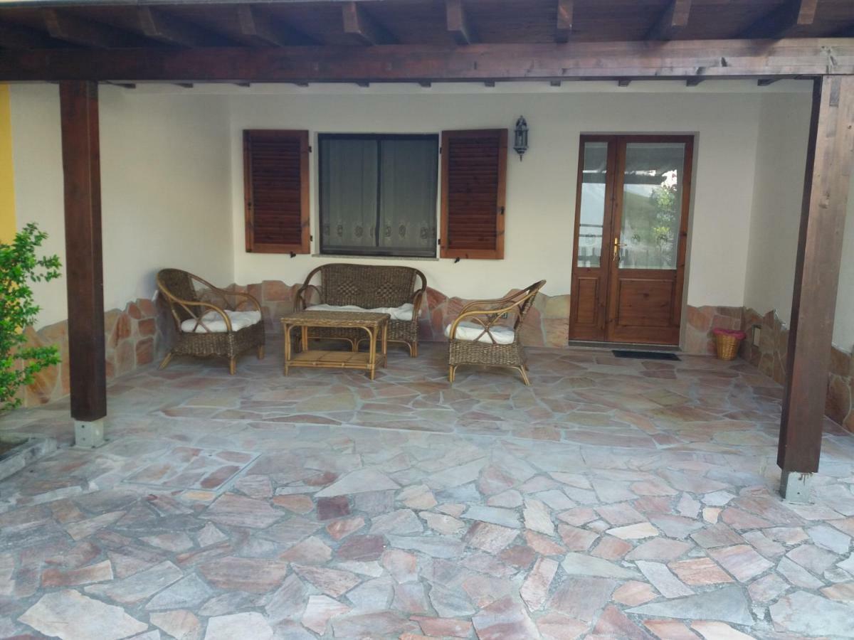 Casa Giovanna Porto Pino Bagian luar foto